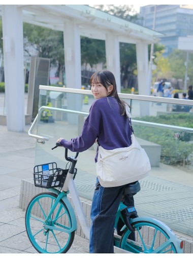 【飛ぶ! 旅行系列】CHIOS CLUB -  RainX 旅行用防水CrossBody Bag 連Airpod 保護套 白